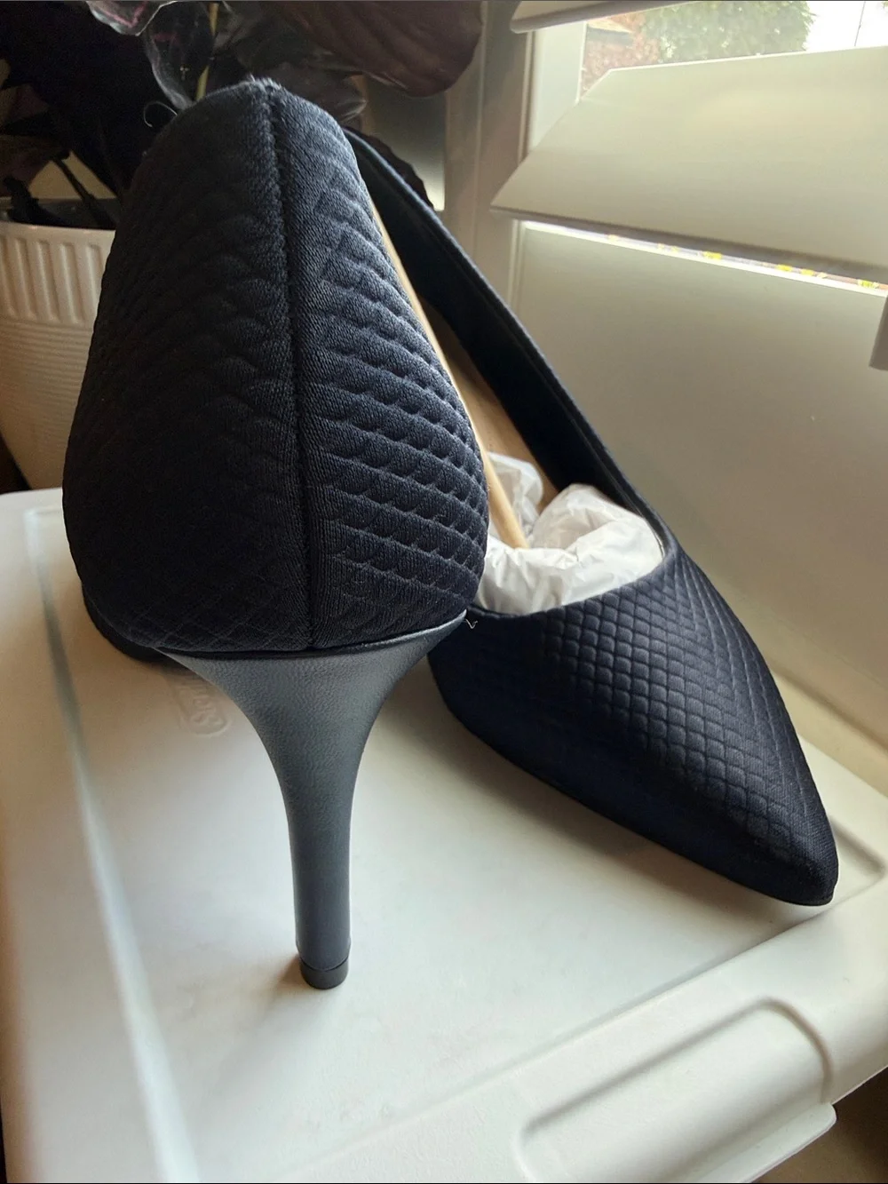 Franco Sarto Elegant Navy Blue Pointed-Toe Pumps for Work & Events
